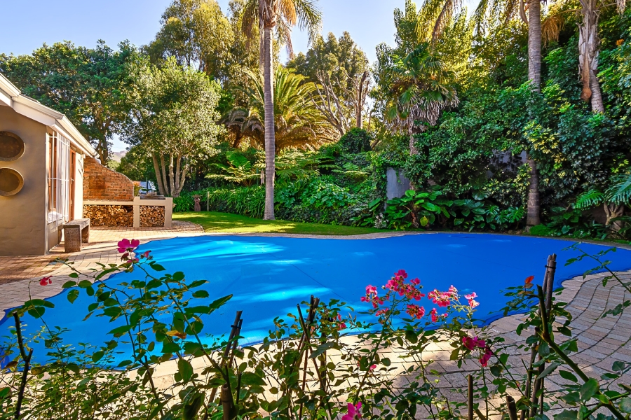 5 Bedroom Property for Sale in Constantia Western Cape
